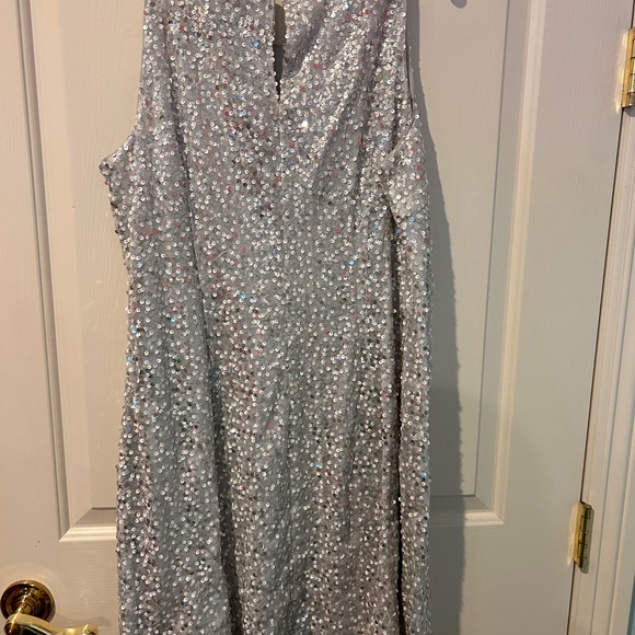 NWT White House black market silver sequined lined shift dress - Picture 4 of 7